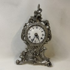 Tischuhr aus Zinn im