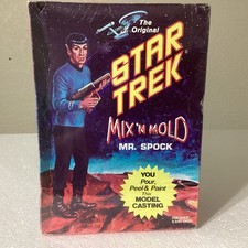VINTAGE- Star Trek Mix 'n Mold