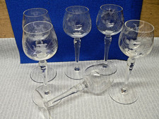 6 Weingläser - recht alt - Handschliff - Reben, Trauben -  wohl 60er Jahre -