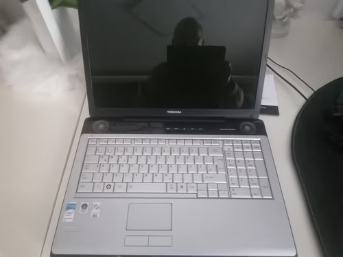 Toshiba sattelite laptop - sattelite, "laptop