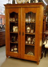 9165056 Vitrine Spätbiedermeier um 1830 Schauschrank 129x38x184cm