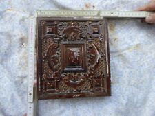 Über 100 Ofenkacheln