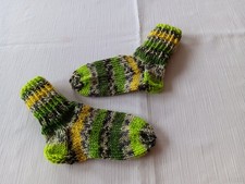 Babysocken grün Größe 20 Söckchen Kindersocken Wollsocken handgestrickt NEU