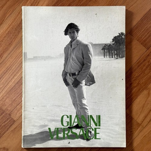 Katalog gianni versace - versace, 23