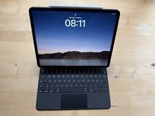 Apple iPad Pro 5. Generation 12,9 Zoll 128 GB + Apple Pen + Apple Magic Keyboard