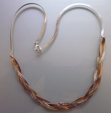 schönes flaches Collier -