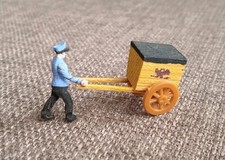 Preiser Nr. 444 Postkarte mit Schaffner H0 50er Jahre  Holzfigur