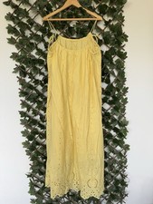 Langes gelbes sommer - gelbes, sommer-maxikleid