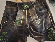 Antike kurze Lederhosen Trachten mit Original Stickerei  in grün von ca 1900