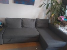 Graues Sofa mit