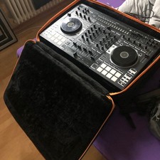 Roland DJ-808 mit  Roland CB-GDJ808 DJ Tragerucksack Kult DJ Controller