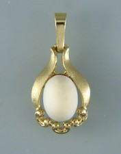 Anhänger, Kettenanhänger, Zahn-Bein-Cabochon  in Gold 333/ooo