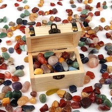 Schatzkiste | Piraten – Schatztruhe mit 200 g Edelsteinmischung Ø ca. 10 – 20 mm