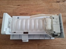 Eiswürfelbereiter für
