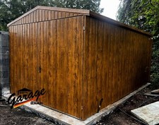 Kleine Blechgarage *