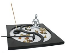 Zen - Garten mit Yoga Figur