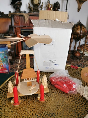Weihnachtspyramide holz rehen - holz,
