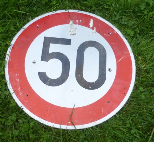 Altes verkehrsschild schild - verkehrsschild,