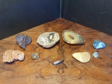 Kleine Steinsammlung. 2 X Geoden, 1 X Chalkopyrit, ++. Guter Zustand.