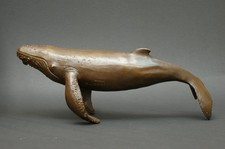 Bronzefigur 'BUCKELWAL -