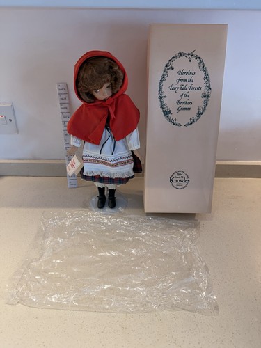 Porzellanpuppe rotkäppchen - porzellanpuppe, "rotkäppchen"