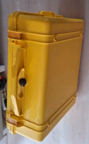 Pelican 1600 case orange - case,