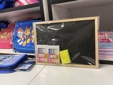 Kreidetafel im Holzrahmen mit