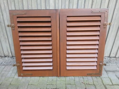 Paar fensterladen holz - fensterladen,