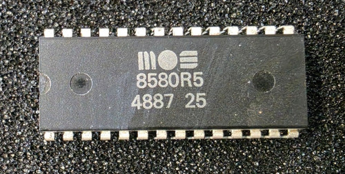 Mos 8580 commodore - mos,