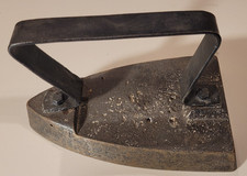 Altes kleines Bügeleisen ca