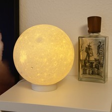 Realistische 3D Mond Lampe –