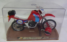 1:10 Guiloy - Motorrad - Aprilia Tuareg 350 - mit Helm Schlüsselanhänger - OVP