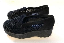 Keilabsatzschuhe aus schwarzem