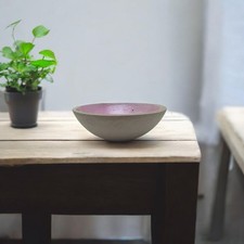 Dekoschale aus Beton in Rosa