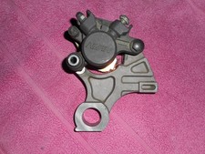 Bremssattel Bremszange Yamaha YZF-R1 RN 12 hinten mit Ankerplatte