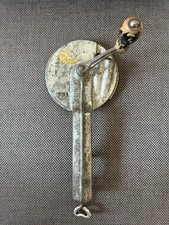 Alter Regina Bohnenschneider Schnibbelbohnenmühle mit Kurbel vintage