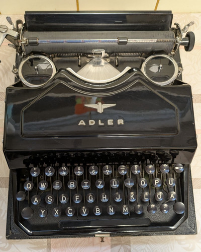 Alte schreibmaschine adler - schreibmaschine,