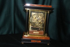 Kieninger Tischuhr mit
