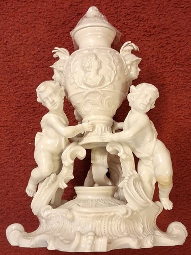 Figurenvase aus porzellan - aus,