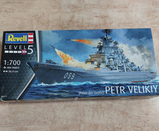 Revell Petr Velikiy