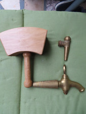 Antike Massive Messing Zapfgarnitur mit massivem Holzschlegel!! TOP!