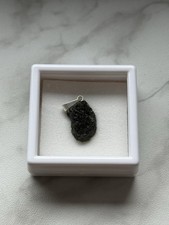 Natürlicher Moldavit Rohstein