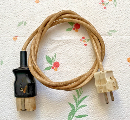 Heißgerätestecker aus