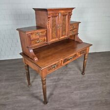 24600 Schreibtisch mit Aufsatz