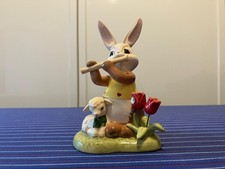 Goebel Hase "Ein Frühlingslied" mit Swarovski Kristall, limitiert, 441/1999