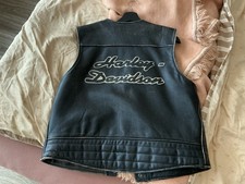 Kultweste Harley mit Pins