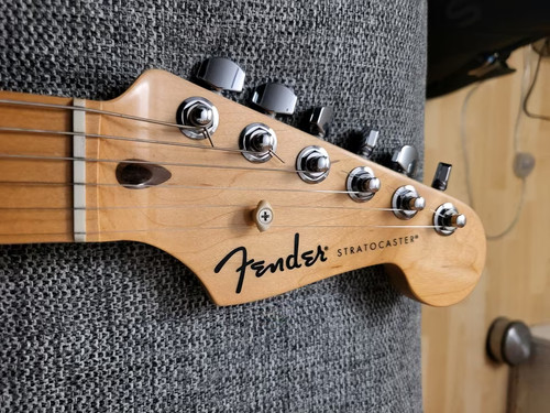 Fender stratocaster standard - fender,