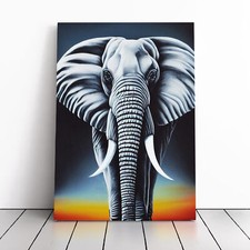 Elefant bei Sonnenuntergang