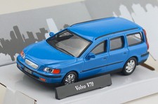Volvo V70 blau 1:43 Cararama