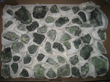 Lot Konvolut Prehnit ca. 2.100g / 49pcs / 34x23cm Marokko Sammlungsauflösung